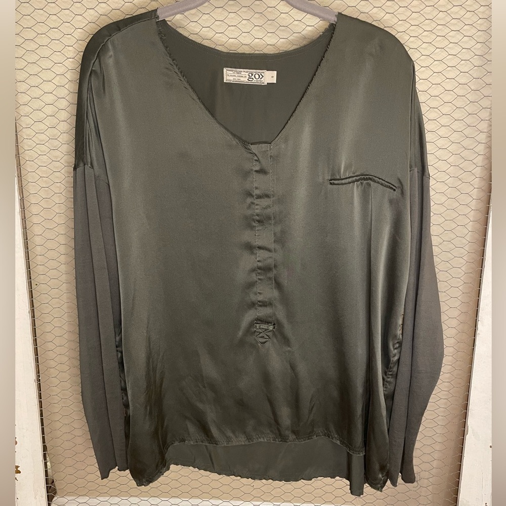 GoSilk blouse, size small. Sleeves are a silk-cotton blend. Body is 100% silk.